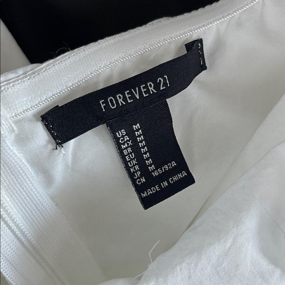 White Off-Shoulder Ruffle Mini Dress – Size M - Picture 3 of 4